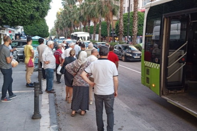 Adana’da sık sık arızalanan otobüsler vatandaşı mağdur ediyor