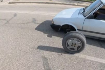 Gaziantep’te Trafikte İlginç Anlar: Otomobilin Lastiği Yerinden Çıktı