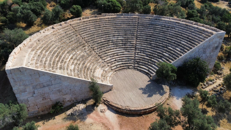  Antiphellos Antik Tiyatrosu