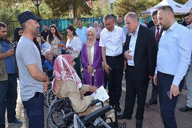 Başkan Şahin’den özel bireylere tekerlekli sandalye desteği