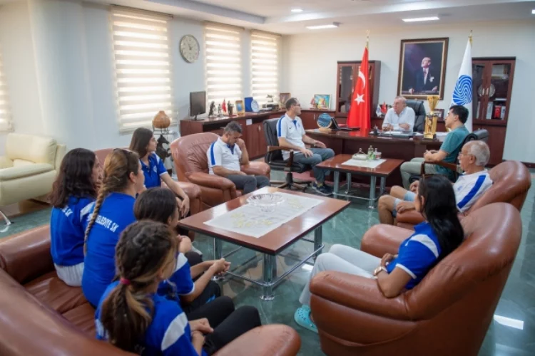 Seyhan Belediyespor'dan Süper Lig'e yükseliş