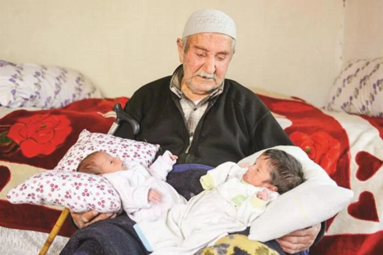 85 yaşındayken  baba olan Sevinç'in, 'Hasan' ve 'Hüseyin' adını verdiği çocukları 8 yaşına girdi