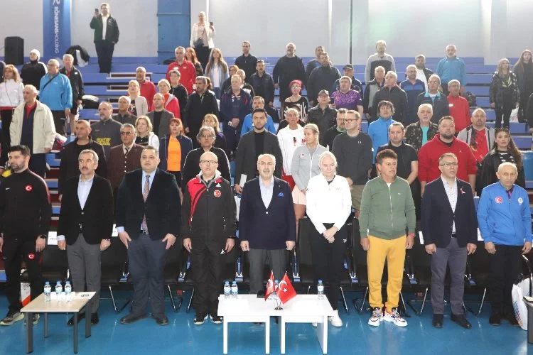 Uluslararası 11.Veteranlar Masa Tenisi Turnuvası heyecanla başladı