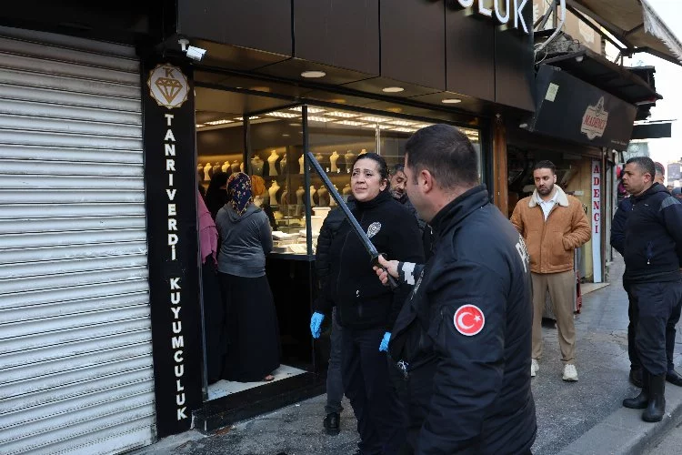Adana Saydam Caddesi'nde Kuyumcu Soygunu: Conolar Yakalandı