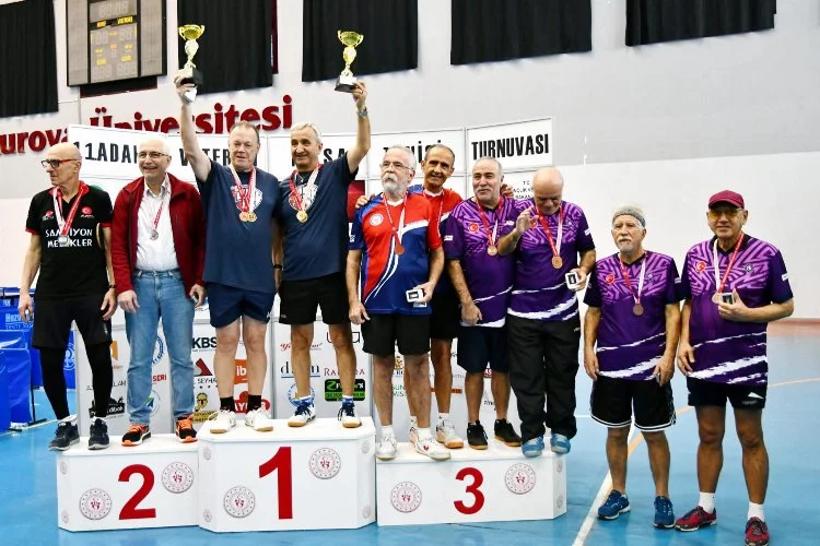 Adana'da düzenlenen Veteranlar Masa Tenisi Turnuvası sona erdi