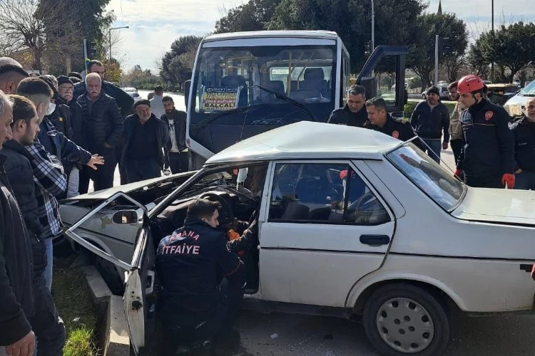 Adana'da feci kaza: 1'i ağır 9 kişi yaralandı