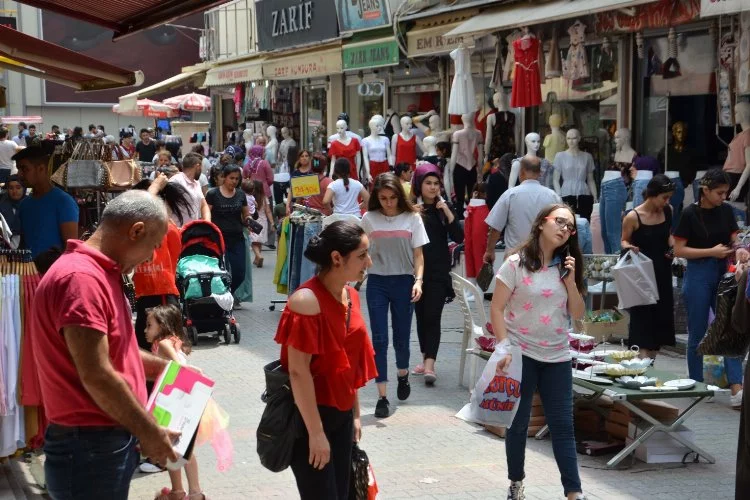 Adana’da Ramazan Bayramı öncesi son gün telaşı