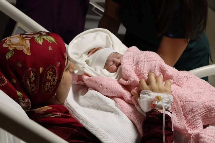 Adana'da yılın ilk bebeği "Masal" oldu