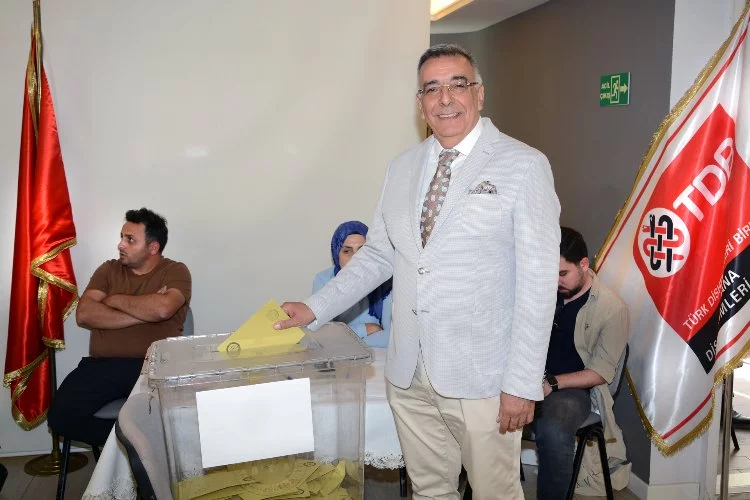 Adana Diş Hekimleri Odası’nda Fatih Güler güven tazeledi