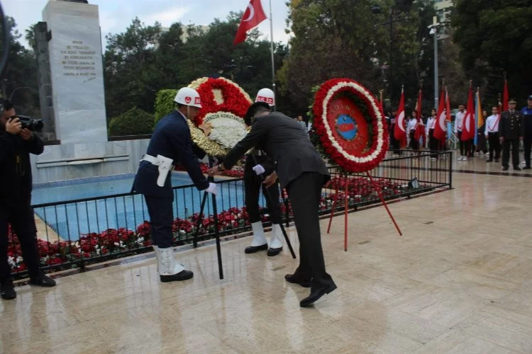 Adana'nın düşman işgalinden kurtuluşunun 102.yılı kutlamaları Atatürk Parkında başladı