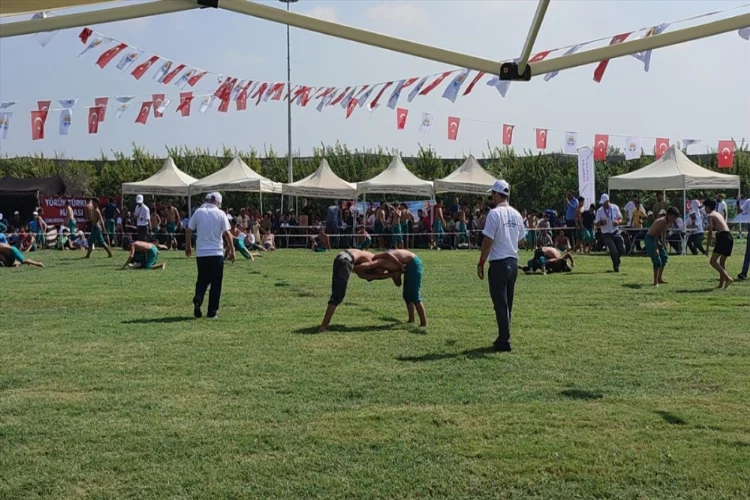 Adana'da 7. İsmet Atlı Karakucak Güreşleri düzenlendi