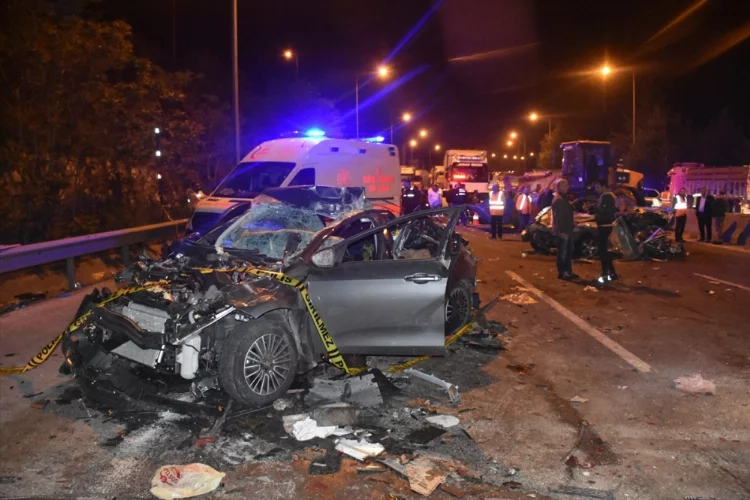 Adana'da 7 kişinin öldüğü kaza sonrası yol yeniden trafiğe açıldı
