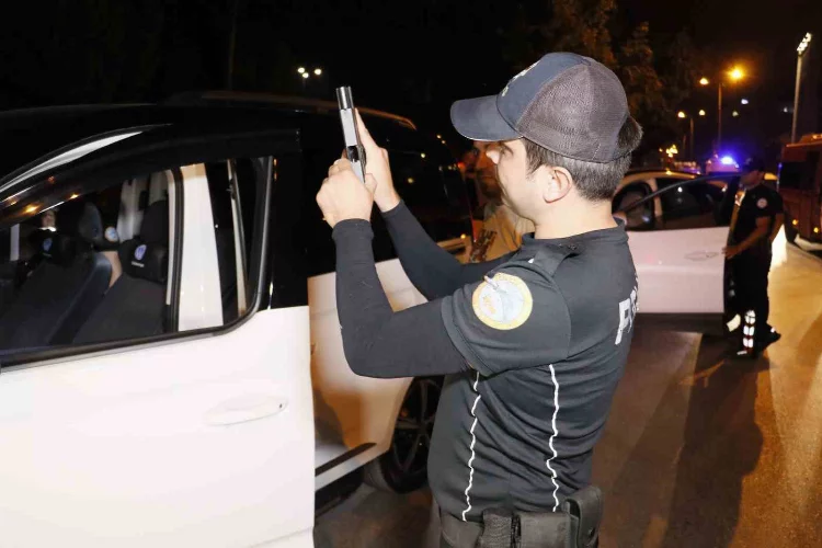 Adana’da bin 836 polisle, hava destekli “Huzur ve Güven” uygulaması