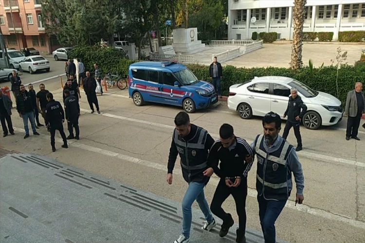 Adana'da bir kişinin uyurken öldürülmesiyle ilgili bir zanlı tutuklandı