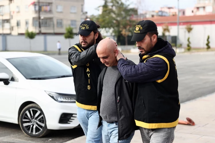 Adana'da bir kişinin yaralandığı silahlı saldırı güvenlik kamerasında