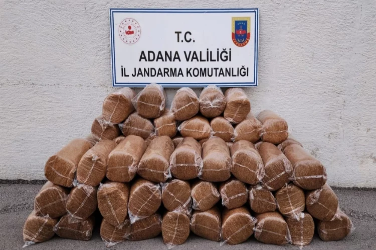 Adana'da kaçak 270 paket sigara ile 600 kilogram tütün ele geçirildi