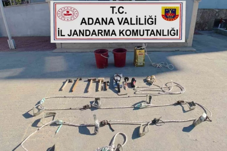 Adana’da kaçak kazı yapan 2 kişi suçüstü yakalandı