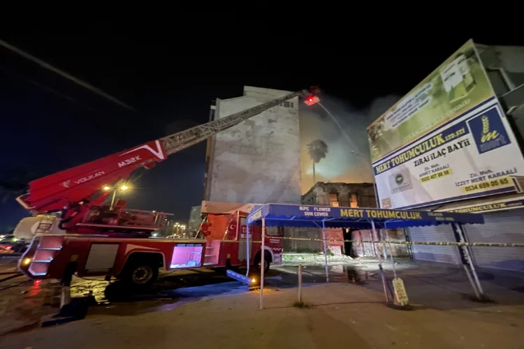 Adana'da metruk binada çıkan yangın hasara neden oldu