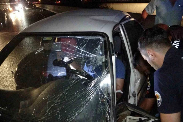 Adana'da iki otomobilin çarpıştığı kazada 1 kişi yaralandı
