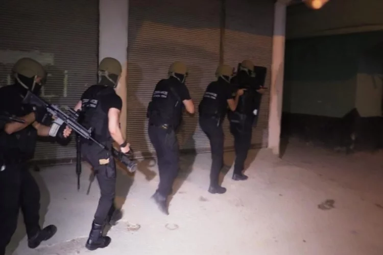 Adana'da PKK/KCK soruşturmasında gözaltı kararı verilen 29 şüphelinin yakalanması için operasyon
