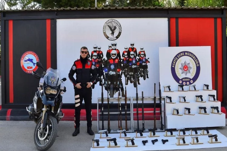 Adana’da polisin yakaladığı 36 hırsız tutuklanırken, 125 adet ruhsatsız silah ele geçirildi