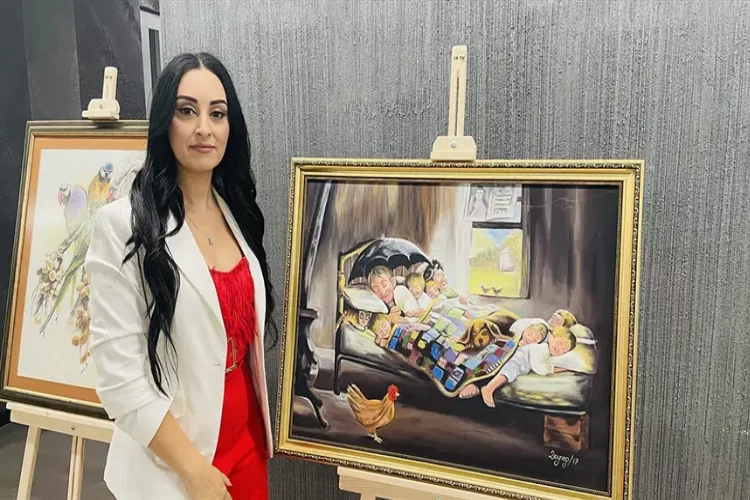 Adana'da ressam Zeynep Boğa'nın kişisel resim sergisi açıldı