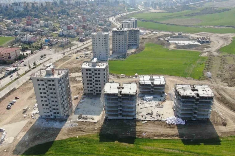 Adana’da yapımı devam eden inşaatlar durduruldu