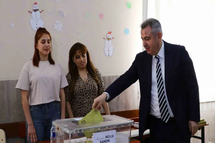 Adana Valisi Elban: "Seçim güvenliği için 12 bin civarında polis ve jandarma görev alıyor"