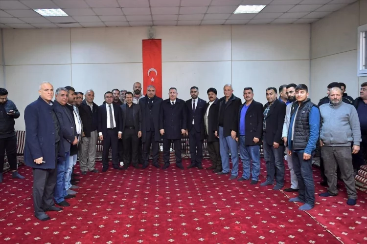 Adana Valisi Süleyman Elban, Yüreğir'de muhtar ve vatandaşlarla görüştü
