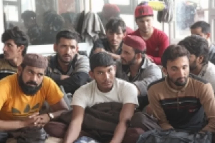 Afganistan uyruklu 25 göçmen yakalandı