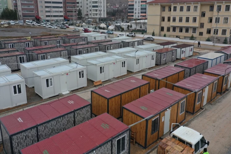 Afşin'de kurulan konteyner kentler depremzedelere sıcak yuva olacak