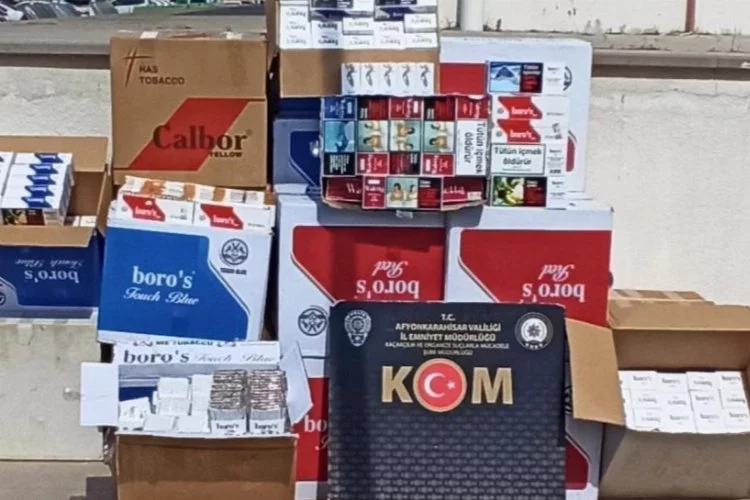 Afyonkarahisar'da polis baskınında kaçak sigara ve boş makaron ele geçirildi