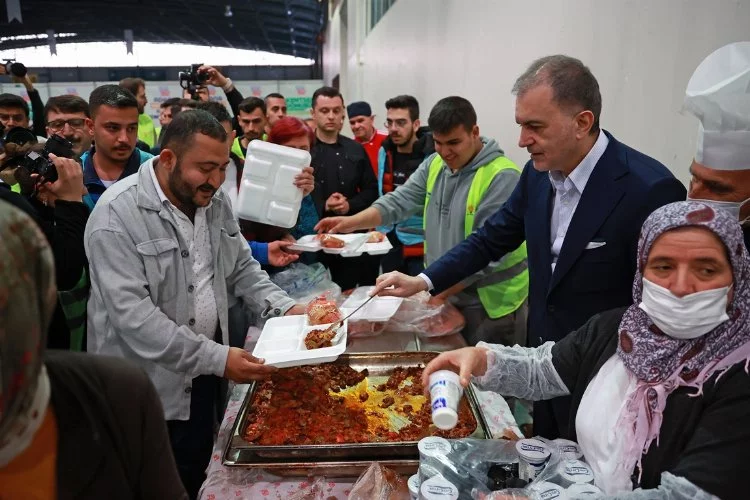 AK Parti Sözcüsü Ömer Çelik, Adana'da iftar programına katıldı