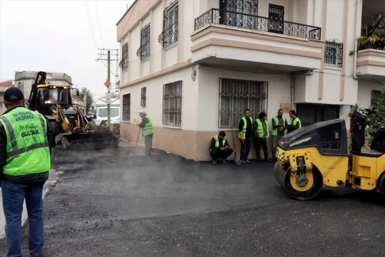 Akdeniz'de asfalt çalışmaları devam ediyor