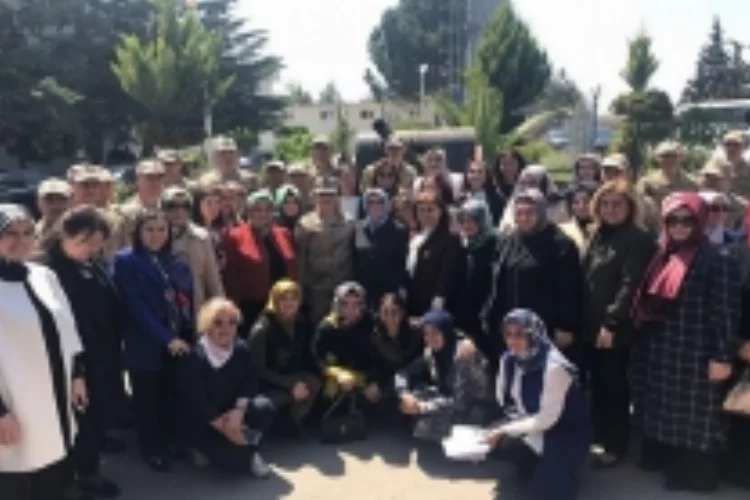 AK Parti'li kadınlardan Mehmetçiğe destek