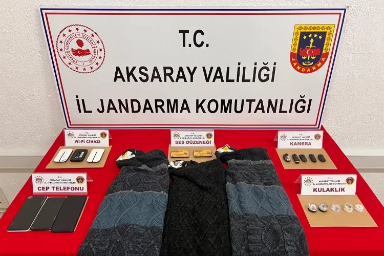 Aksaray'da ehliyet sınavı için akıl almaz kopya düzeneği kuran şahıslara operasyon