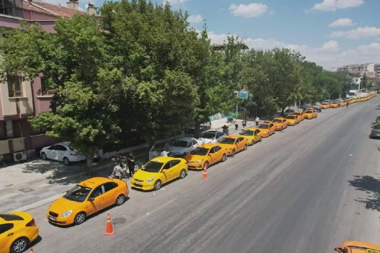 Aksaray'da taksici ile yabancı uyruklu kadın arasında kavga çıktı