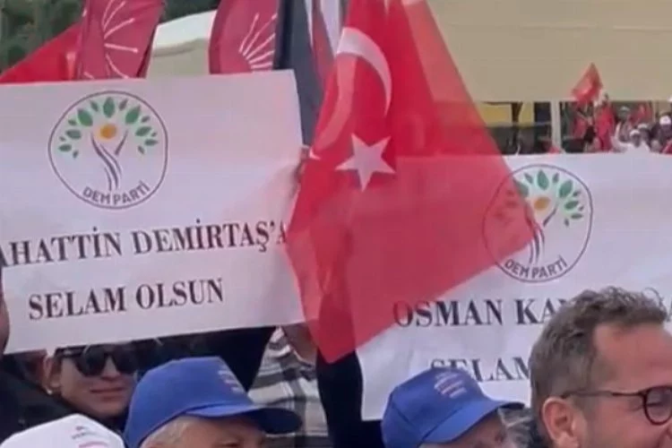 Alanya'da CHP mitinginde DEM Parti pankartlarına ilişkin açıklama geldi