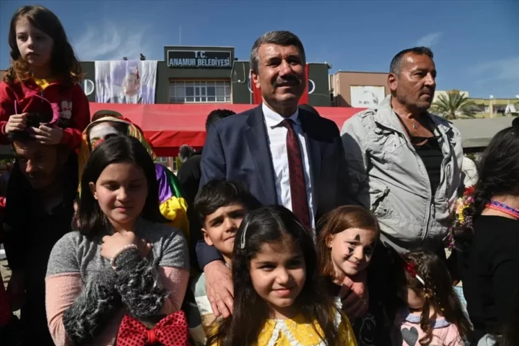 Anamur Belediyesi depremzede çocuklar için etkinlik düzenledi