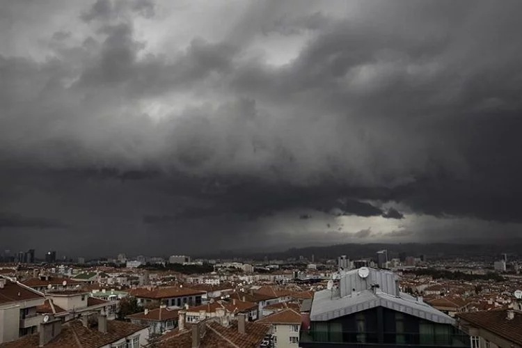 Ankara Valiliği, yarın etkili olması beklenen fırtına için vatandaşları uyardı