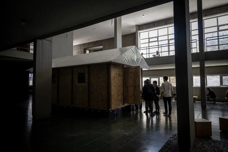 ANKARA - Japon mimarın tasarımı deprem bölgesine özel "kağıt masura evi" Hatay'a gönderildi (2)