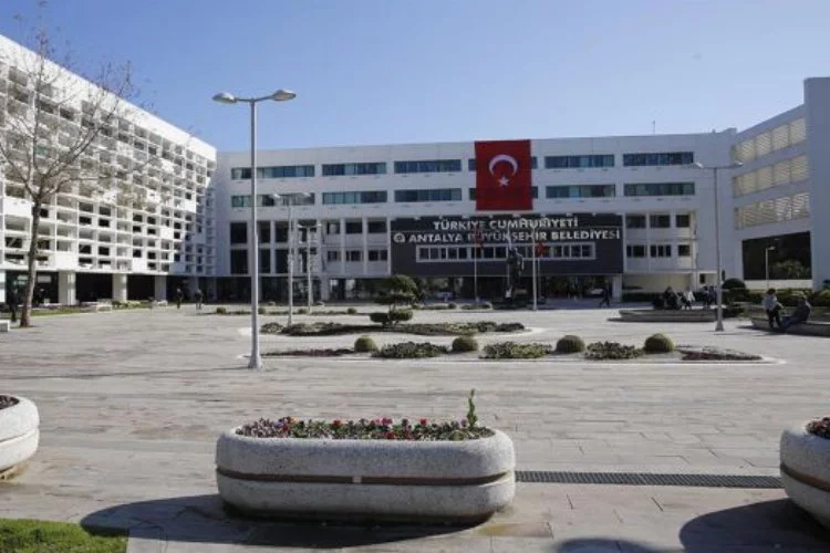 Antalya Belediyesi  asgari ücrete yüzde 80 artış