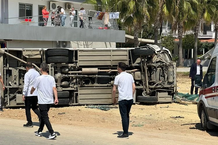 Antalya'da son dakika: feci kazada 29 yaralı