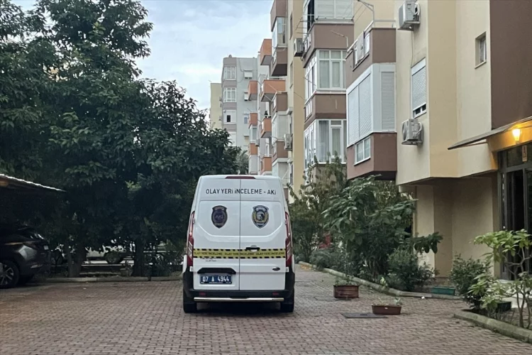 Antalya'da bir kişi tartıştığı annesini bıçaklayarak öldürdü