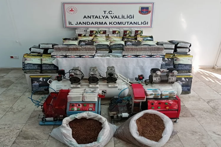 Antalya'da kaçak sigara operasyonunda 1 kişi yakalandı