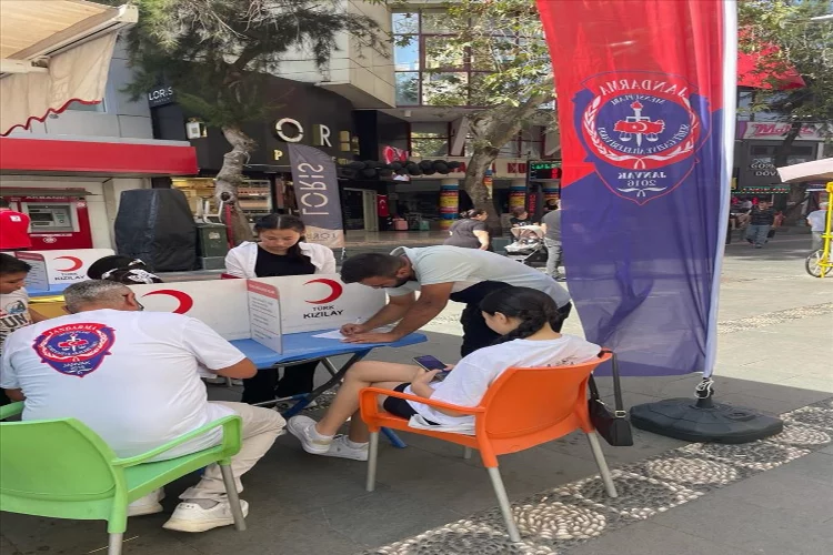 Antalya'da şehit aileleri ve gazilerden "100. yıl" kan bağışı