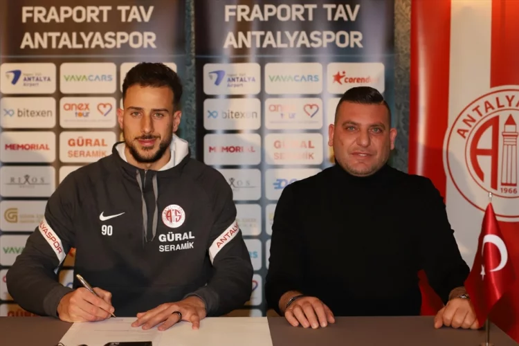 Antalyaspor, kaleci Helton Leite ile sözleşme imzaladı