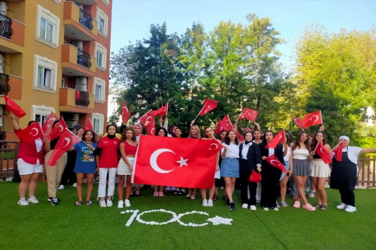 Antalya yurtlarındaki Cumhuriyet coşkusu