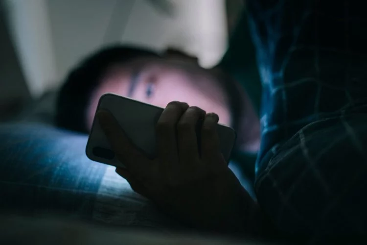 Aşırı teknoloji kullanımı uyku düzenini bozuyor