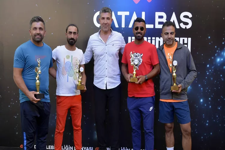 Master tenisçiler Adana'da kıyasıya mücadele etti